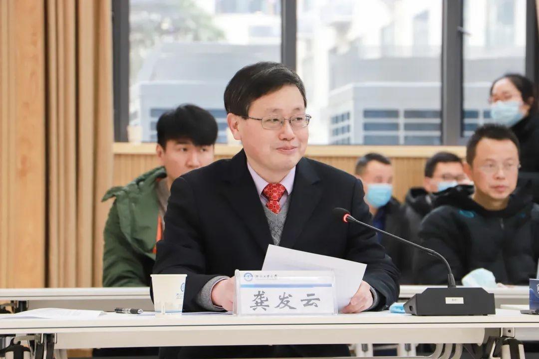 2025新澳门与香港门开码记录;和谐解析、落实与策略