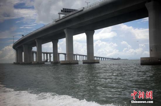 2025年的新澳门与香港正版资料;热议与深度解析